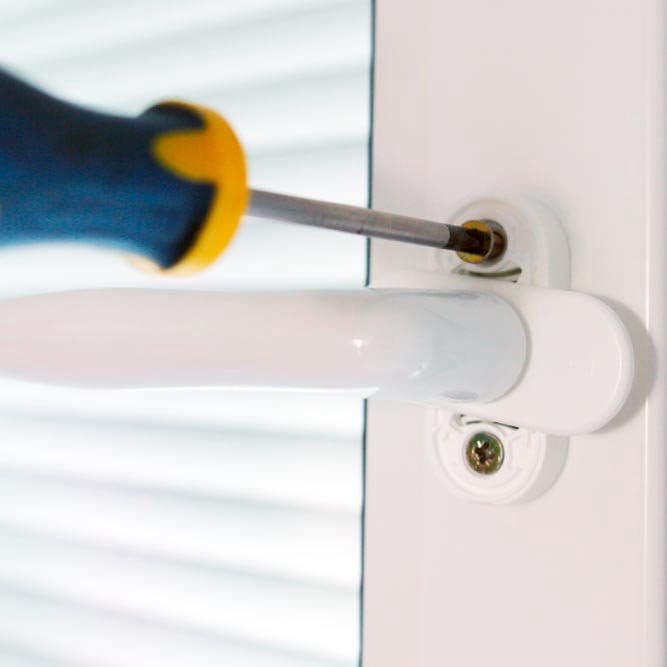 Установка ручек окна